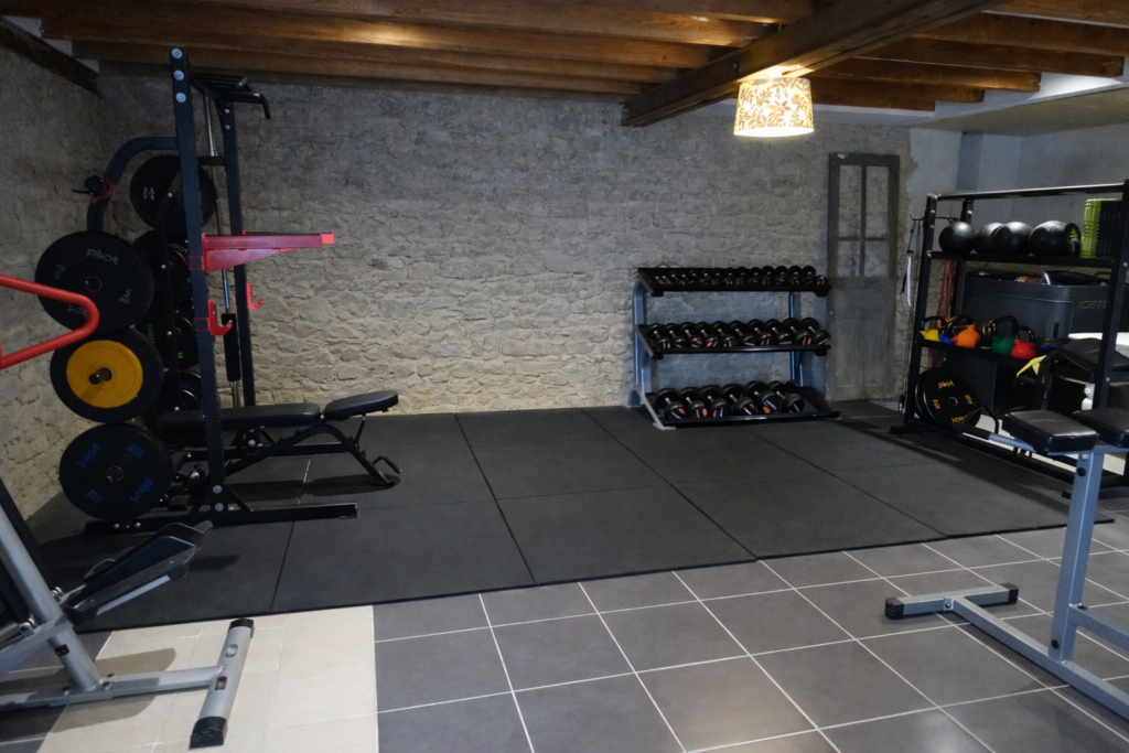 Salle de sport et de jeux dans le gîte Le Cœur d’Estourgie